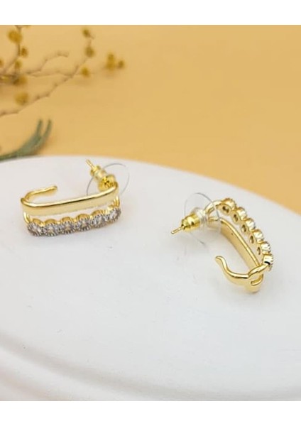 Modern Taş Detaylı Kıvrık Çubuk Küpe modelleri