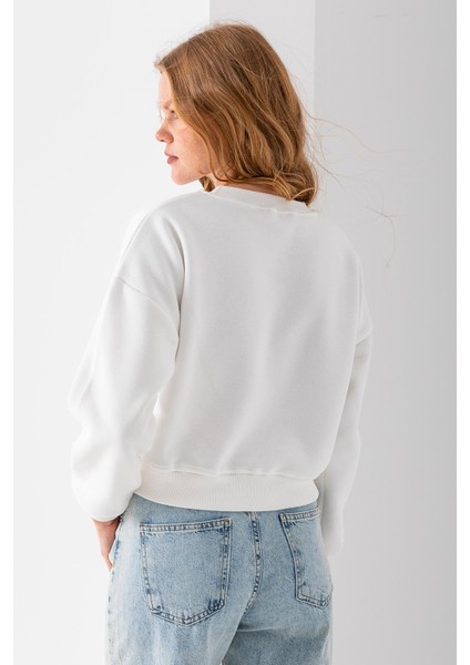 Kadın Bisiklet Yaka Kelebek Aksesuarlı 3ip Crop Sweatshirt Beyaz - 2670