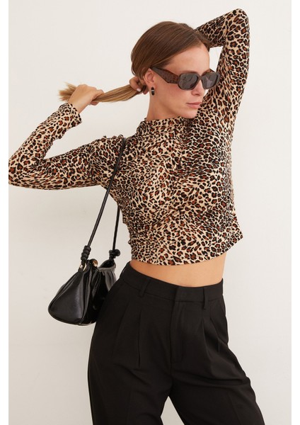 Leopar Desenli Yanı Drapeli Dik Yaka Bluz
