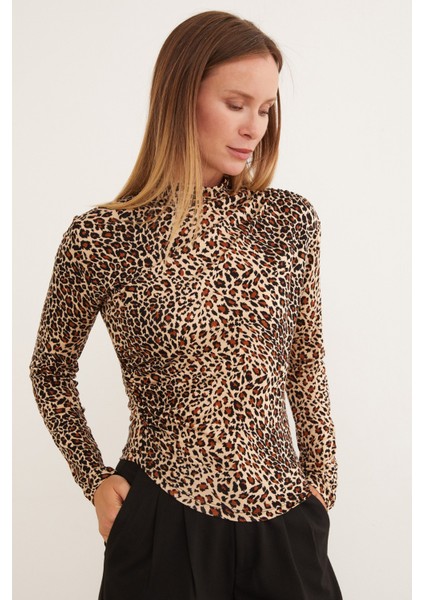 Leopar Desenli Yanı Drapeli Dik Yaka Bluz modelleri