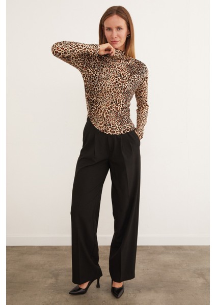 Leopar Desenli Yanı Drapeli Dik Yaka Bluz fırsatları