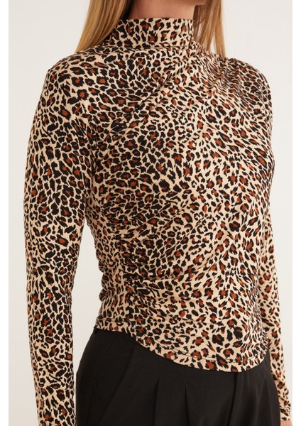 Leopar Desenli Yanı Drapeli Dik Yaka Bluz