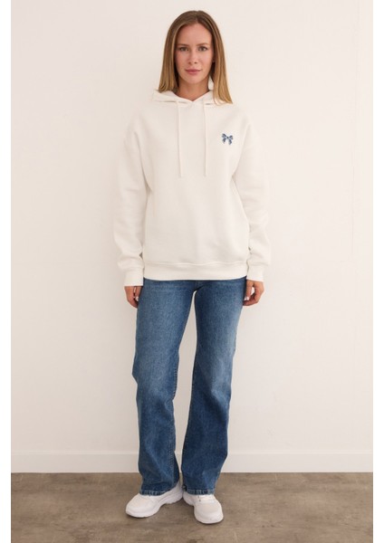 3 Iplik Fiyonk Işlemeli Kapüşonlu Sweatshirt modelleri
