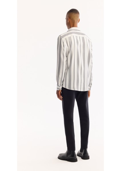 Erkek Lacivert Düğmeli Yaka Soft Touch Çizgili Comfort Fit Gömlek A52Y2057 fırsatları