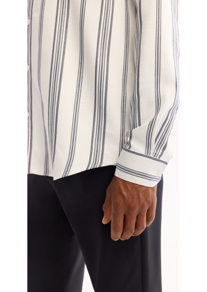 Erkek Lacivert Düğmeli Yaka Soft Touch Çizgili Comfort Fit Gömlek A52Y2057