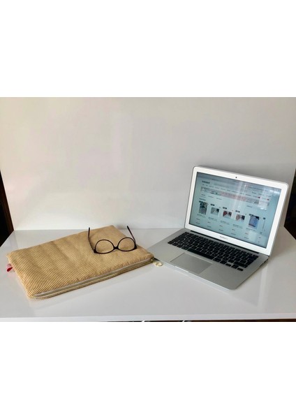 13 Inç Krem Rengi Fitilli Kadife bilgisayar Çantası, Notebook Çantası, Bilgisayar Kılıfı, Laptop Kılıfı, Diz Üstü Bilgisayar Çantası