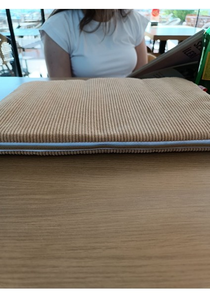 13 Inç Krem Rengi Fitilli Kadife bilgisayar Çantası, Notebook Çantası, Bilgisayar Kılıfı, Laptop Kılıfı, Diz Üstü Bilgisayar Çantası indirimleri