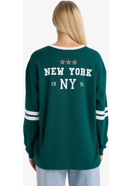 Loose Fit Bisiklet Yaka Sırt Baskılı Sweatshirt F8913AX25AU