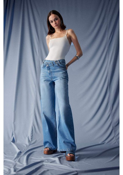 Wide Leg Yüksek Bel Uzun Jean Yıkamalı Pantolon F5523AX25AU fiyatları
