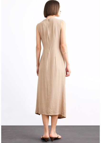 Fitted Toka Detaylı Poplin Kolsuz Yırtmaçlı Midi Elbise G0267AX25SM