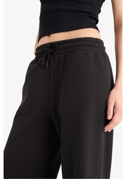 Straight Fit Beli Bağcıklı Cepli Düz Paça Eşofman Altı A0954AX25WN indirimleri