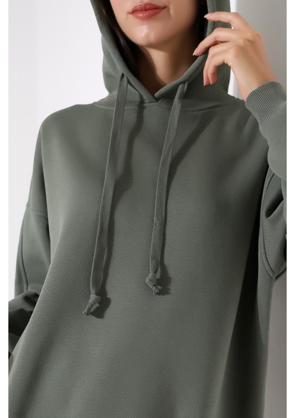 Relax Rahat Kesim Kapşonlu Salaş Oversize Kolları Geniş Basic Kadın Sweatshirt 21966 Haki fiyatları
