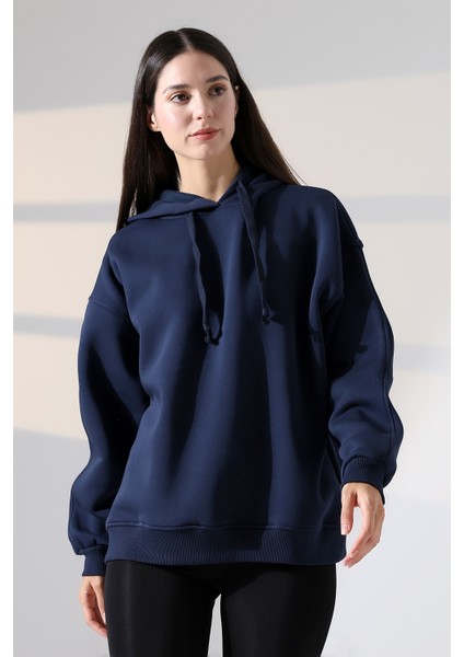Relax Rahat Kesim Kapşonlu Salaş Oversize Kolları Geniş Basic Kadın Sweatshirt 21966 Lacivert