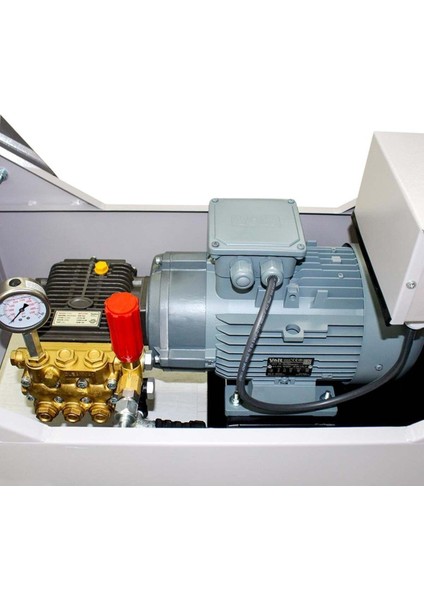 200 BAR 5,5 kw Basınçlı Yıkama Makinesi – 14 l/dk, 1400 D/DK, Metal Pompa & By‑pass Sistemli