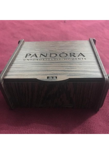 Pandora Tarz , Mickey ve Minnie Pembe Charmlı Bileklik, Ahşap Kutu Içerisinde modelleri