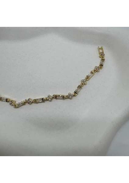 Özel Seri Gold Yonca ve Taş Detaylı Bileklik - Gold fırsatları