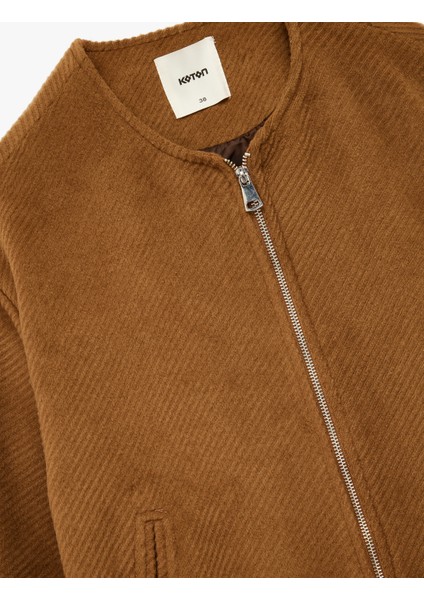 Uzun Kollu Fermuarlı Bisiklet Yaka Kadife Crop Bomber Ceket modelleri