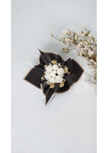 Beyaz Solmaz Gül Buketi Mum Gül ve Kalp Desenli Çiçek Buketli Gül Kokulu Hediyelik Mum