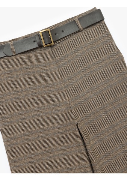 Normal Bel Cepli Kemerli Düz Geniş Paça Ekose Pantolon modelleri