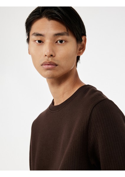 Uzun Kollu Pamuklu Bisiklet Yaka Basic Sweatshirt