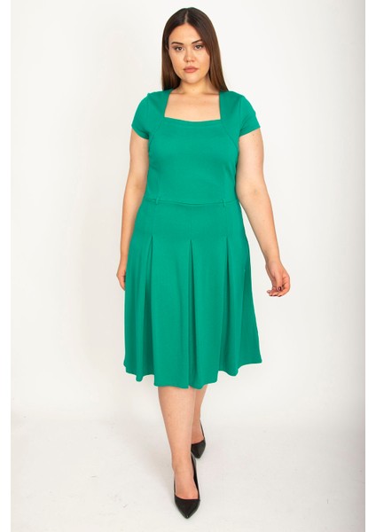 Kadın Yeşil Kare Yakalı Pileli Elbise 65N26567 fırsatları