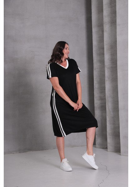 Kadın Büyük Beden Siyah-Beyaz, V Yaka, Biye Detaylı Cepli Midi Elbise 65N39083 fırsatları