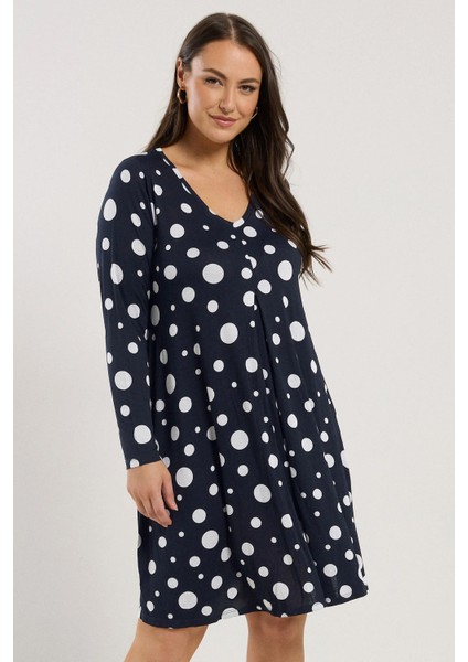 Kadın Büyük Beden Lacivert, Puantiye Desen, Ön Pile Detaylı, Uzun Kol Viskon Elbise 65N39002 fiyatları