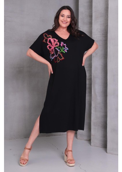 Kadın Büyük Beden Siyah, Omuz Çiçek Nakışlı, Rahat Kesim V Yaka Elbise 65N39078