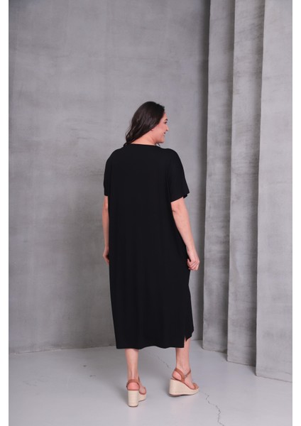 Kadın Büyük Beden Siyah, Omuz Çiçek Nakışlı, Rahat Kesim V Yaka Elbise 65N39078 fiyatları