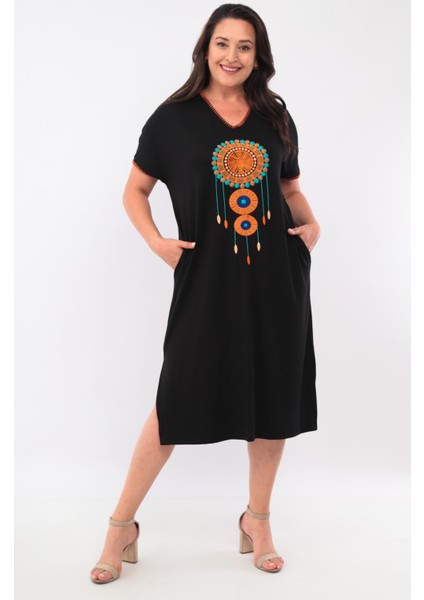 Kadın Büyük Beden Siyah , Yaka ve Kol Ağzı Çoban Dikiş Detaylı, Nakışlı Elbise 65N39079