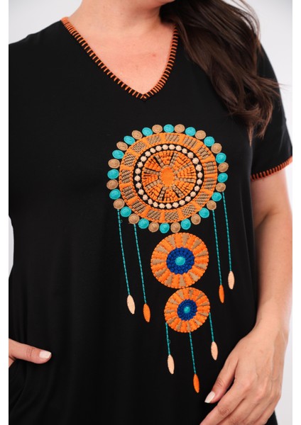 Kadın Büyük Beden Siyah , Yaka ve Kol Ağzı Çoban Dikiş Detaylı, Nakışlı Elbise 65N39079 indirimleri