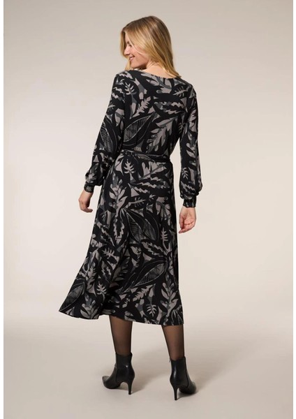 Kadın Büyük Beden Siyah, Yaprak Desenli, Açık Anvelop Elbise 65N39029 fiyatları