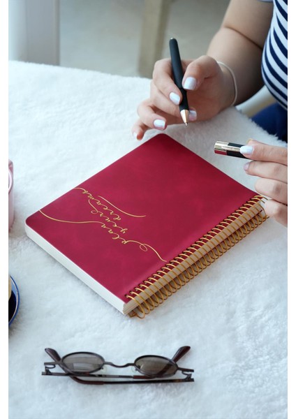 A5 Spiralli Vegan Deri Süresiz Planlayıcı Ajanda. 100 Gr. Ivory. 224 Sayfa. Kırmızı