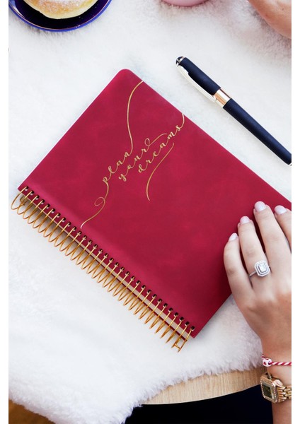 A5 Spiralli Vegan Deri Süresiz Planlayıcı Ajanda. 100 Gr. Ivory. 224 Sayfa. Kırmızı fiyatları