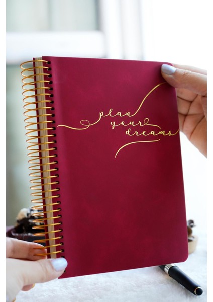 A5 Spiralli Vegan Deri Süresiz Planlayıcı Ajanda. 100 Gr. Ivory. 224 Sayfa. Kırmızı modelleri