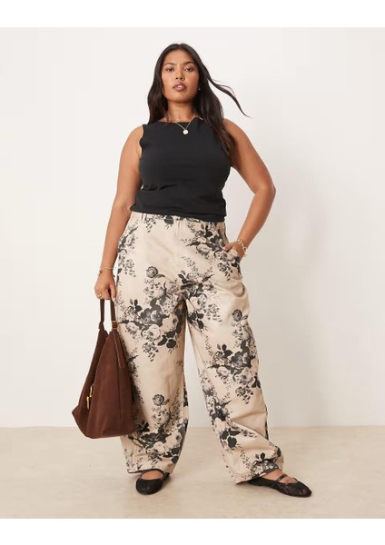 Kadın Büyük Beden Vizon, Varil Paça, Çiçek Desenli Yan ve Arka Cepli Kot Pantolon 65N39010