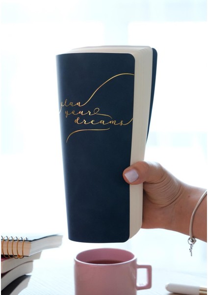 A5 Spiralli Vegan Deri Süresiz Planlayıcı Ajanda. 100 Gr. Ivory. 224 Sayfa. Lacivert indirimleri