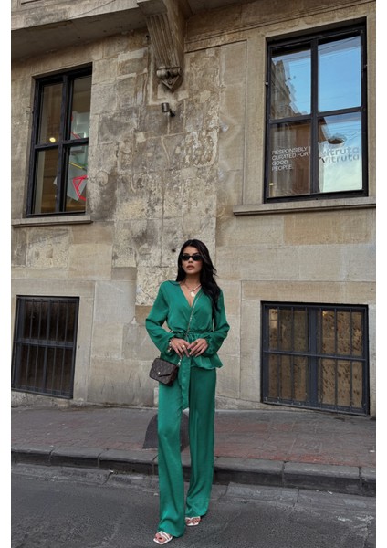 Soonaksesuar Saten Kruvaze Bağlamalı Bluz- Pantolon Takım - Yeşil