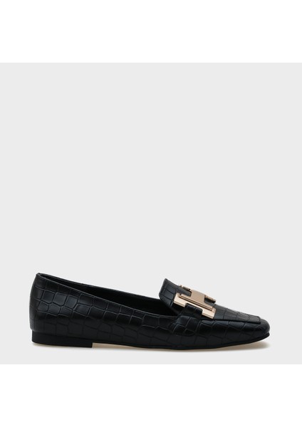 Küt Burunlu Metal Toka Aksesuarlı Kadın Loafer