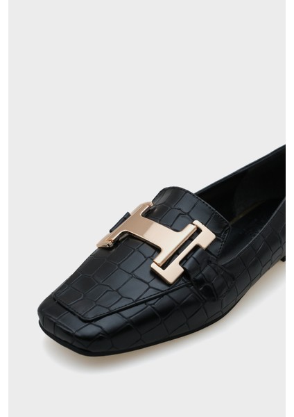 Küt Burunlu Metal Toka Aksesuarlı Kadın Loafer