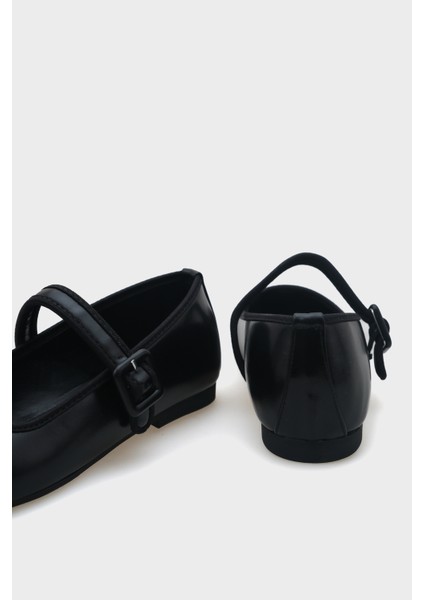 Tek Bantlı Tokalı Kadın Babet