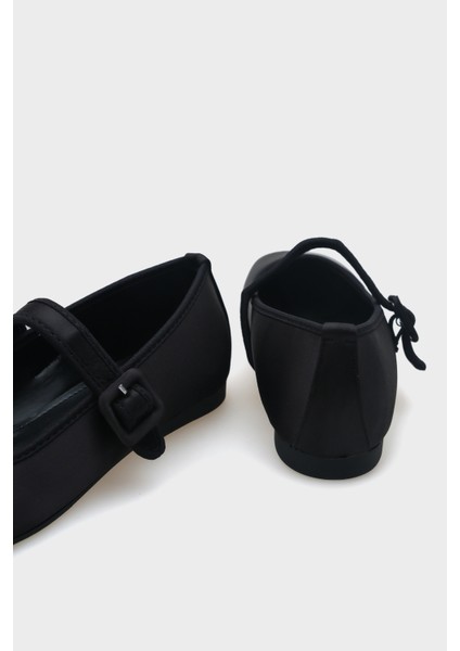 Tek Bantlı Tokalı Kadın Babet