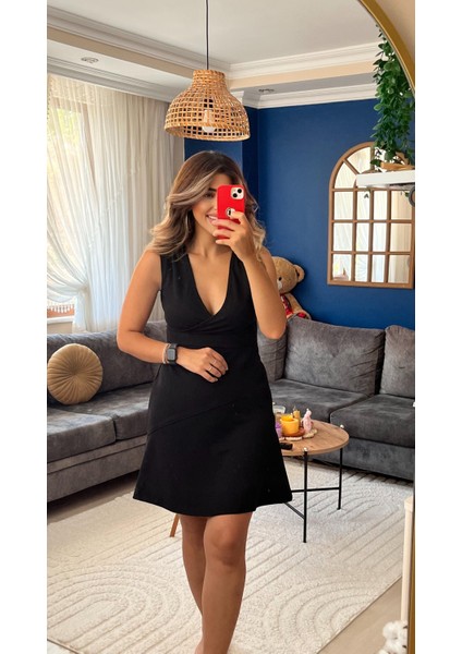 Soonaksesuar Kadın Kalın Askılı Kruvaze Yaka Eteği Volanlı Krep Elbise