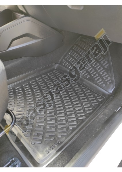 Dacıa Duster 4x2 2017-2022 Arası 3D Havuzlu Paspas fırsatları