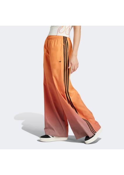 Kadın Pantolon Standart Model Düz Desen ile Şık ve Rahat Kullanım