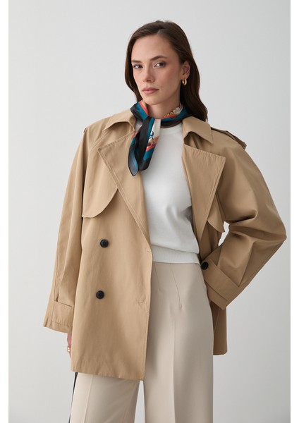 Camel Miyabi Rüzgarlık Detaylı Kuşaklı Kısa Trençkot indirimleri