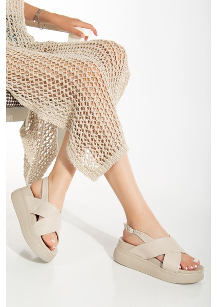 Bayan Sandalet 24422-1164 Bej Dolgu Topuk Kadın Sandalet fırsatları