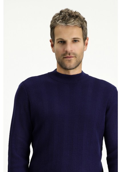 Yarım Balıkçı Yaka Slim Fit Dar Kesim Desenli Pamuklu Triko Kazak indirimleri
