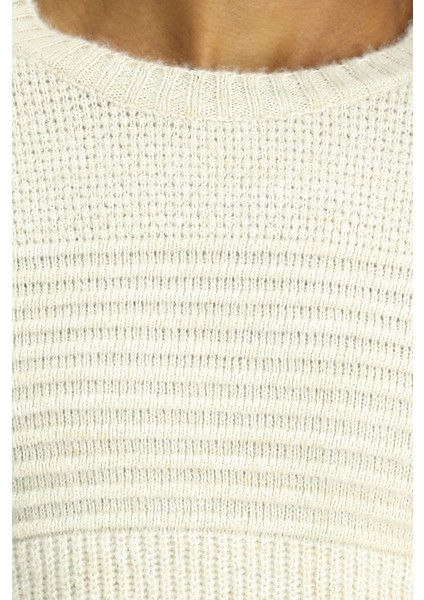 Bisiklet Yaka Regular Fit Çizgili Triko Kazak indirimleri