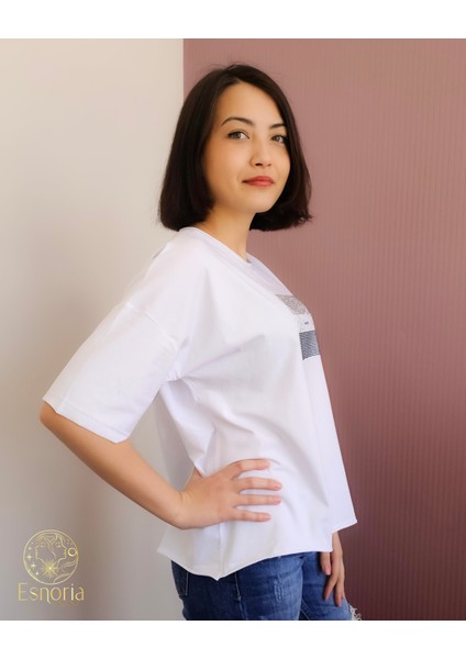 Awesome Baskılı Pullu Tişört Beyaz fiyatları